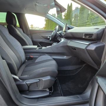 Peugeot 5008 II Crossover Facelifting 1.2 PureTech 130KM 2021 Peugeot 5008 II 1.2 Benzyna 130KM 7 foteli, Serwis, zdjęcie 23