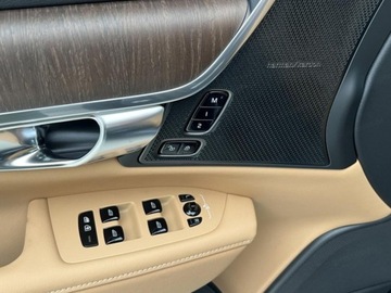 Volvo V90 II 2025 VOLVO V90 T6 AWD Plug-In Hybrid Plus Dark Combi 2.0 (398KM) 2025, zdjęcie 12
