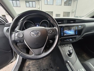 Toyota Auris II Hatchback 5d Facelifting 1.8 Hybrid 136KM 2015 Toyota Auris II (2012-) Hybrid 135 Comfort Style, zdjęcie 6