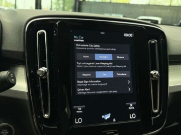 Volvo XC40 Crossover Plug-In Facelifting 1.5 T4 211KM 2022 Volvo XC 40 Plug In Hybrid T4 Core ACC Blind spot Kamera cofania CarPl, zdjęcie 28