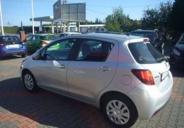 Toyota Yaris III Hatchback 5d Facelifting 1.33 Dual VVT-i 99KM 2015 Toyota Yaris Toyota Yaris III Salon PL 1.3 Benzyna 99KM, zdjęcie 8