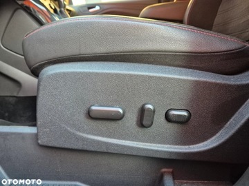 Ford Kuga II SUV Facelifting 1.5 EcoBoost 182KM 2017 Ford Kuga 1.5 EcoBoost ST-Line, zdjęcie 17