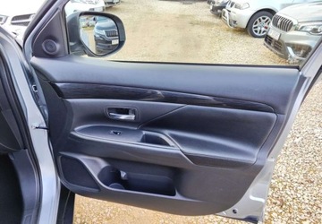 Mitsubishi Outlander III SUV Facelifting 2017 2.0 150KM 2017 Mitsubishi Outlander Mitsubishi Outlander 2.0 2WD CVT Diamant Edition 2.0, zdjęcie 13