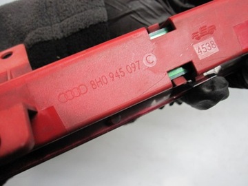 AUDI A4 B7 08R SVĚTLO STOP 8H0945097C