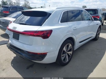 Audi Q8 2024 Audi Q8 E-TRON PREMIUM PLUS QUATTRO 2024, od ubezpieczalni Elektryczny, zdjęcie 4