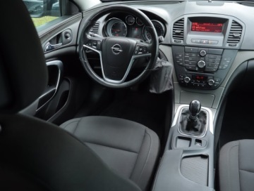 Opel Insignia I Sports Tourer 2.0 CDTI ECOTEC 160KM 2011 Opel Insignia 2.0 CDTI, Klima, Klimatronic, zdjęcie 6