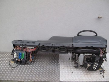 КОКПИТ ПРИБОРНАЯ ПАНЕЛЬ SCANIA R СТАРОГО ТИПА