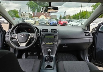 Toyota Avensis III Sedan 1.6 Valvematic 132KM 2009 Toyota Avensis swiezo sprowadzone, przygotowane do rejestracji 1.6 132KM, zdjęcie 9