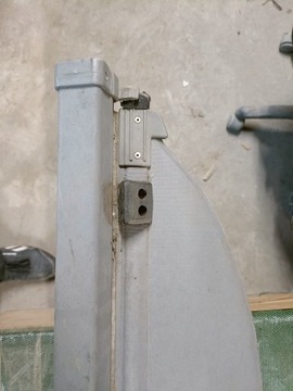 KIA SORENTO I 1 ROLETA KUFRU ŠEDÁ SVĚTLÝ