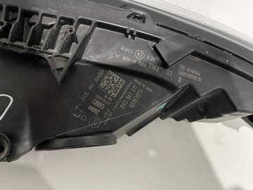 AUDI A3 8Y ЛЕВАЯ ПЕРЕДНЯЯ ФОНАРЬ, ПРОСТОЙ СВЕТОДИОД
