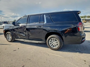 Chevrolet Suburban GMT900 2023 Chevrolet Suburban k1500 lt, 2023r., 4x4, 5.3L 5.3 Benzyna 355KM, zdjęcie 3