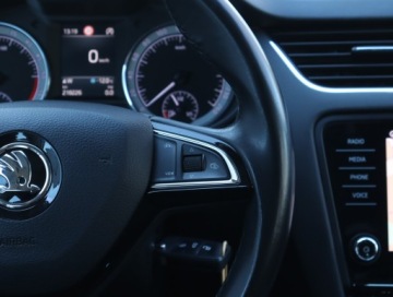 Skoda Octavia III Kombi Facelifting 1.6 TDI 115KM 2018 Skoda Octavia 1.6 TDI, Salon Polska, Navi, Klima, zdjęcie 18