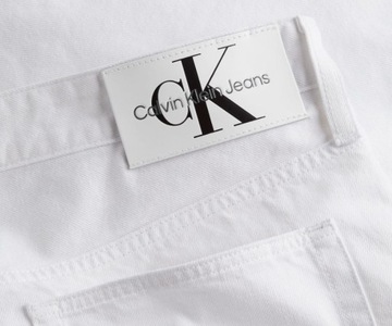 Calvin Klein Jeans spodenki J30J320524 1AA biały 3