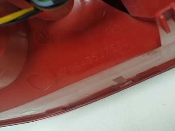 PEUGEOT 407 COUPE SVĚTLO ZADNÍ PRAVÁ