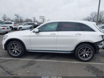 Mercedes GLC C253 2021 Mercedes-Benz GLC 300 4Matic 2021 2.0 Benzyna 255KM, zdjęcie 2