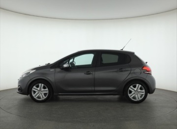 Peugeot 208 I Hatchback 5d Facelifting 1.2 PureTech 82KM 2017 Peugeot 208 1.2 PureTech, Salon Polska, zdjęcie 2