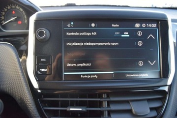 Peugeot 2008 I SUV Facelifting 1.2 PureTech 110KM 2018 Peugeot 2008 SalonPL 110KM Climatronic Nawigacja Smartlink Czujniki Park., zdjęcie 16