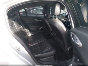 Alfa Romeo Giulia II Sedan 2.0 TBi 280KM 2017 Alfa Romeo Giulia 2017 Alfa Romeo Giulia AWD 2.0 Benzyna 280KM, zdjęcie 11