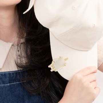 Marker do piłek golfowych Kitten Metalowa pomoc treningowa do gry w golfa Zabawny klips do kapelusza golfowego, biały