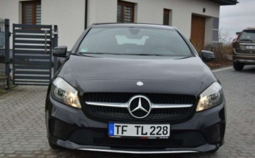 Mercedes Klasa A W176 Hatchback 5d Facelifting 180 122KM 2017 Mercedes-Benz Klasa A 1.6B 2017r Navi PDC Grzane Fotele Sprowadzony Oplaco, zdjęcie 4