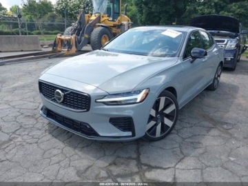 Volvo S60 III 2024 Volvo S60 Recharge Plug-In Hybrid T8 Plus Dark Theme 2024 2.0l 2.0 Hybryda, zdjęcie 1