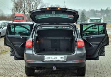 Volkswagen Tiguan I SUV 2.0 TDI CR DPF BlueMotion 140KM 2011 Volkswagen Tiguan 2,0 TDI CR 140KM 6-Biegow Klima 2.0 Diesel 140KM, zdjęcie 17