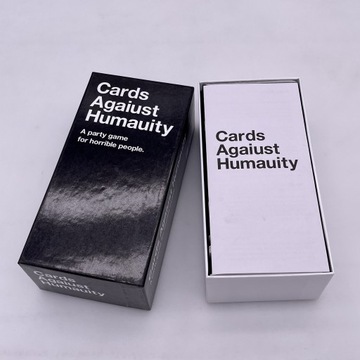 Cards Against Humanity — международное издание карточной игры на английском языке.