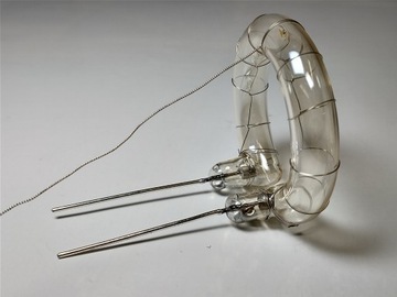 Нить накаливания, горелка мощностью до 1000Вт.