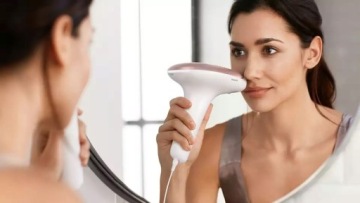 Philips Lumea IPL депилятор + 2 насадки для триммера серии 7000 BRI921/00