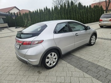 Honda Civic VIII Hatchback 3d 1.4 i-VTEC 100KM 2010 Honda Civic 1.4 100 KM Klima, Elektryka, Zadbany, zdjęcie 4