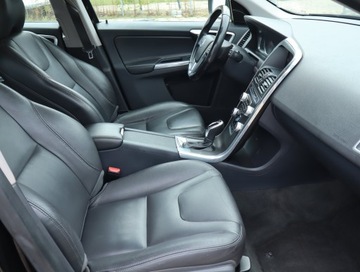 Volvo XC60 I SUV Facelifting 2.0 D3 DRIVE-E 150KM 2016 Volvo XC60 D3, Automat, Skóra, Navi, Klima, zdjęcie 8