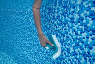 Вращающаяся щетка для чистки бассейна Bestway AquaScrub 58786
