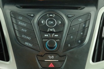 Ford Focus III Hatchback 5d facelifting 1.6 Ti-VCT 125KM 2014 Ford Focus 1.6 i, Salon Polska, Klima, Tempomat, zdjęcie 9