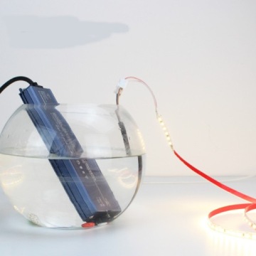 ГЕРМЕТИЧНЫЙ БЛОК ПИТАНИЯ LPH 20W 12V