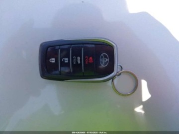 Toyota 2016 Toyota Mirai 2016 Toyota Mirai 4dr Sdn 2.0 Benzyna 247KM, zdjęcie 9