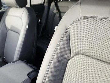 Land Rover Defender IV (L663) Hard Top 90 3.0D R6 250KM 2025 Defender 110 D250 X-Dynamic SE 3.0 (250KM) 2025, zdjęcie 6