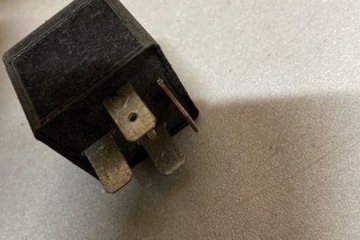 RELÉ AUDI A4 (8EC, B7) 8K0951253 2.0L DIESEL 100KW 2006