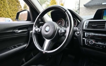 BMW Seria 1 F20-F21 Hatchback 5d Facelifting 2015 118d 150KM 2016 BMW Seria 1 2,0D 150 KM SPORT-LINE Full Led Nawigacja Klimatronik 2.0 150KM, zdjęcie 21