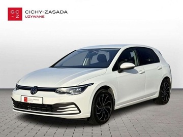 Volkswagen Golf VIII Variant 1.5 eTSI 150KM 2023 Volkswagen Golf 1.5eTSI 150KM Life DSGKameraKeyLessACCNiski PrzebiegASOFV23