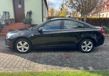 Chevrolet Cruze Sedan 1.8 16V DOHC 141KM 2011 Chevrolet Cruze 1,8 141KM Climatronic PDC Bezwypadkowy Serwis ASO 1.8, zdjęcie 1
