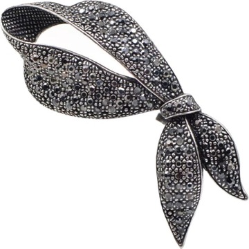 БРОШЬ, КЕПКА С ЛЕНТОЙ