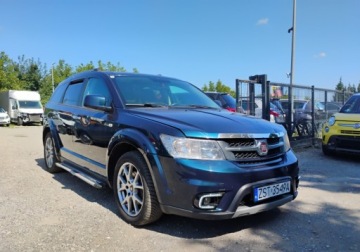 Fiat Freemont 2.0 Multijet II 16v 170KM 2013 Fiat Freemont 2013r, 2.0 DIESEL. 4x4. AUT. 7 osob. Lekko uszkodzony przod., zdjęcie 1