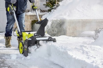 RYOBI RY36STX53A-150 СНЕГОУборочный плуг 53см АККУМУЛЯТОР 36В +5Ач