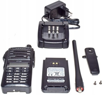 Двухдиапазонная портативная радиостанция Yaesu FT-65E 5 Вт