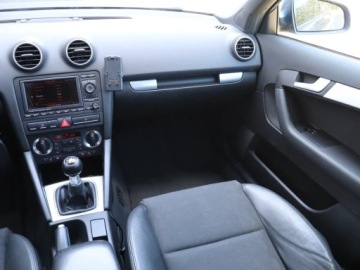 Audi A3 8P Hatchback 3d 2.0 TFSI 200KM 2005 Audi A3 2.0 TFSI , 4X4, Navi, Xenon, Klima, zdjęcie 7