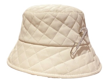 ШАПКА РЫБАКСКАЯ ЖЕНСКАЯ, СВЕТЛО-БЕЖЕВАЯ, СТЕГАНАЯ, С БЕЗОПАСНОСТЬЮ