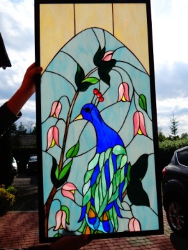 Витражное панно «Павлин» витражное остекление двери