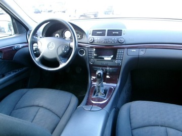 Mercedes Klasa E W211 2005 Mercedes-Benz Klasa E, zdjęcie 6