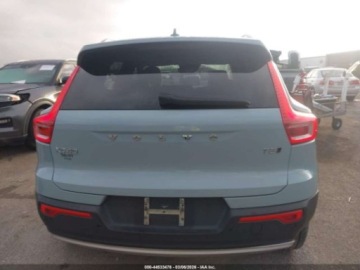Volvo XC40 Crossover 2.0 T5 247KM 2019 Volvo XC 40 2019 r., 2,0L T5 MOMENTUM 2.0 Benzyna 247KM, zdjęcie 4