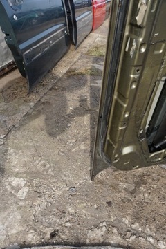 NISSAN PATROL DVEŘE PRAVÝ PŘEDNÍ GR II Y61 EU